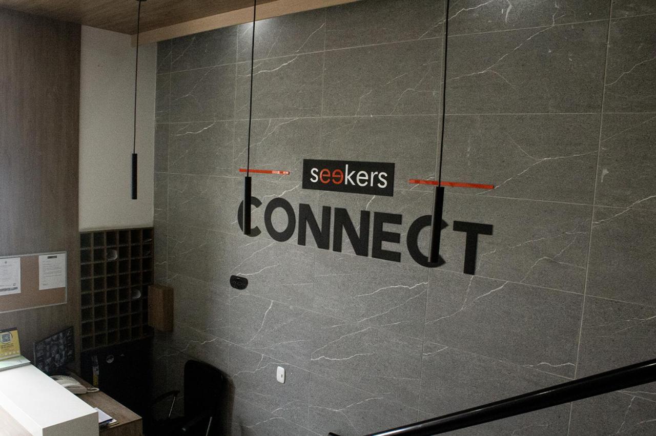 Aparta Estudios Connect